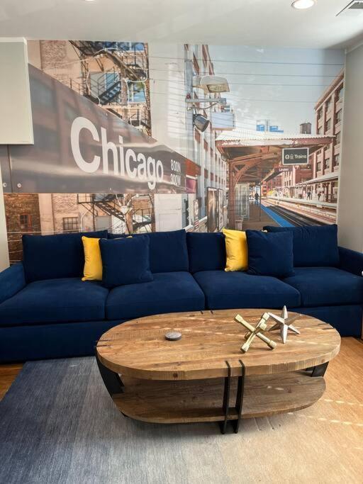 Apartment Trendy West Town Flat - 2 Bed / 1.5 Bath W Parking Chicago